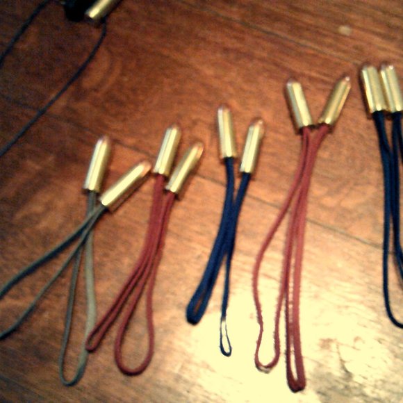 Bullet style lanyards for coats ,knifes, anything with a zipper. Hand made in US - Picture 1 of 3